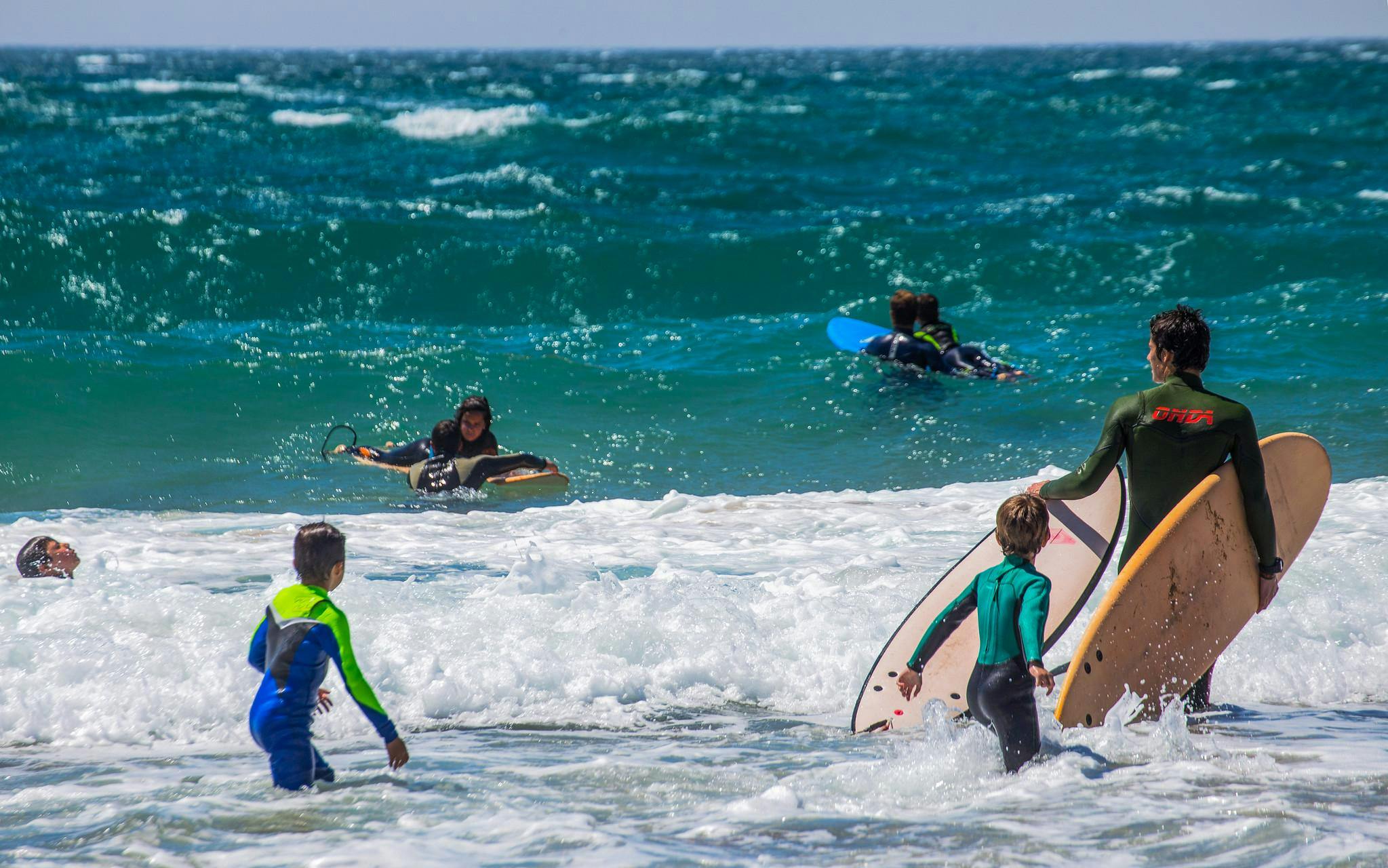 Surfing Porto (c) Shutterstock